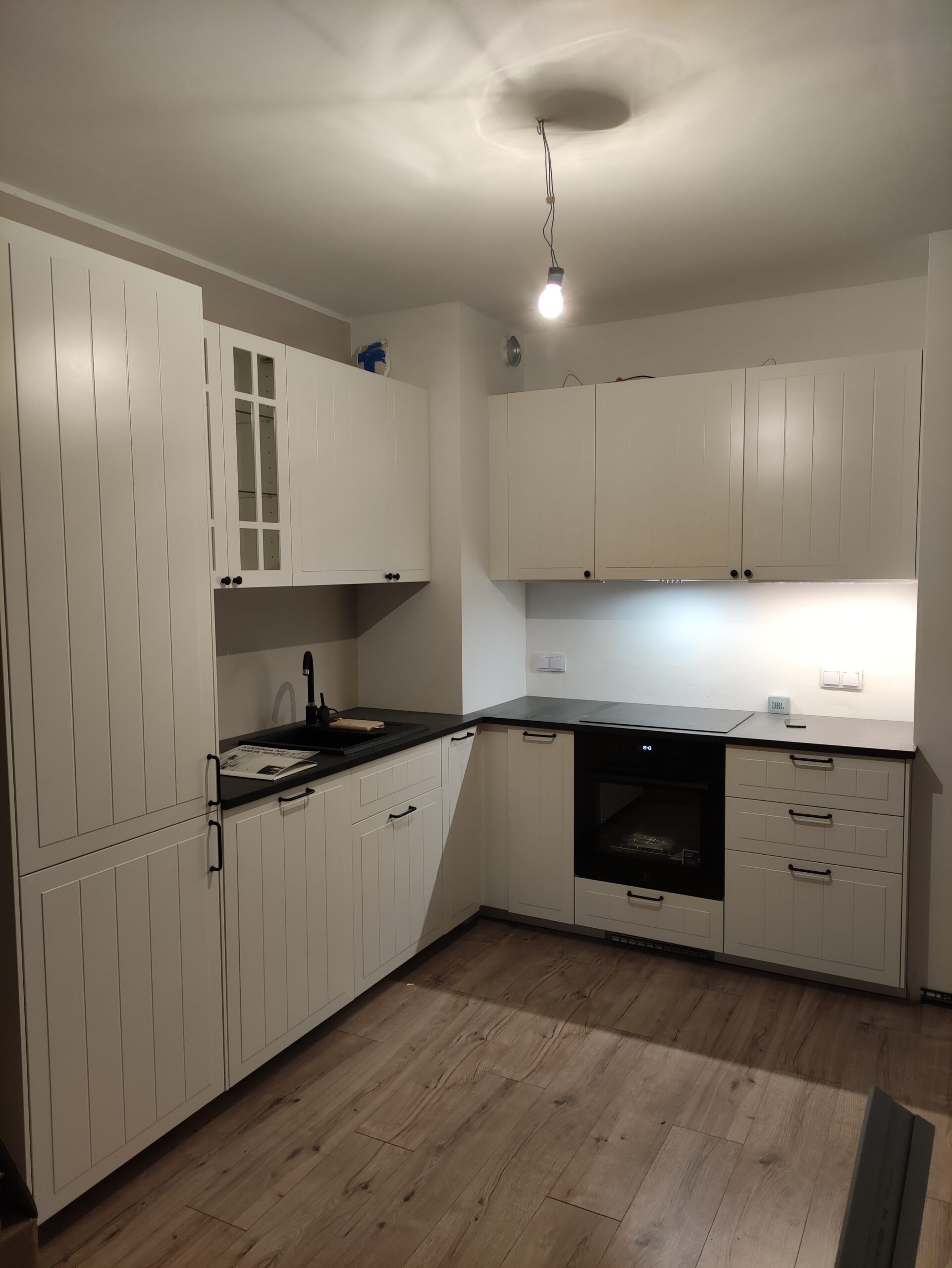STANDARD 3 montaz mebli kuchni ikea warszawa projekt njufront fropt blat kompaktowy HPL